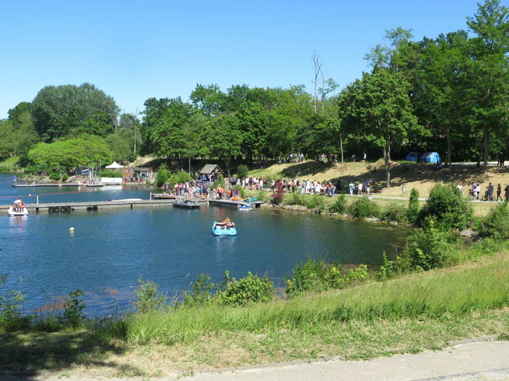 Le lac de la base de loisir de Cergy